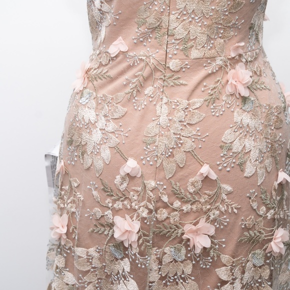 Dress The Population | Sidney Deep V-Neck 3D Floral Lace Gown - Picture 13 of 14